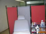 Fauteuil mdical et paravent